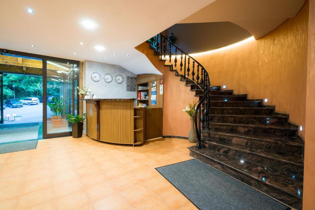 Family Park Hotel Kyoshkove Шумен Екстер'єр фото