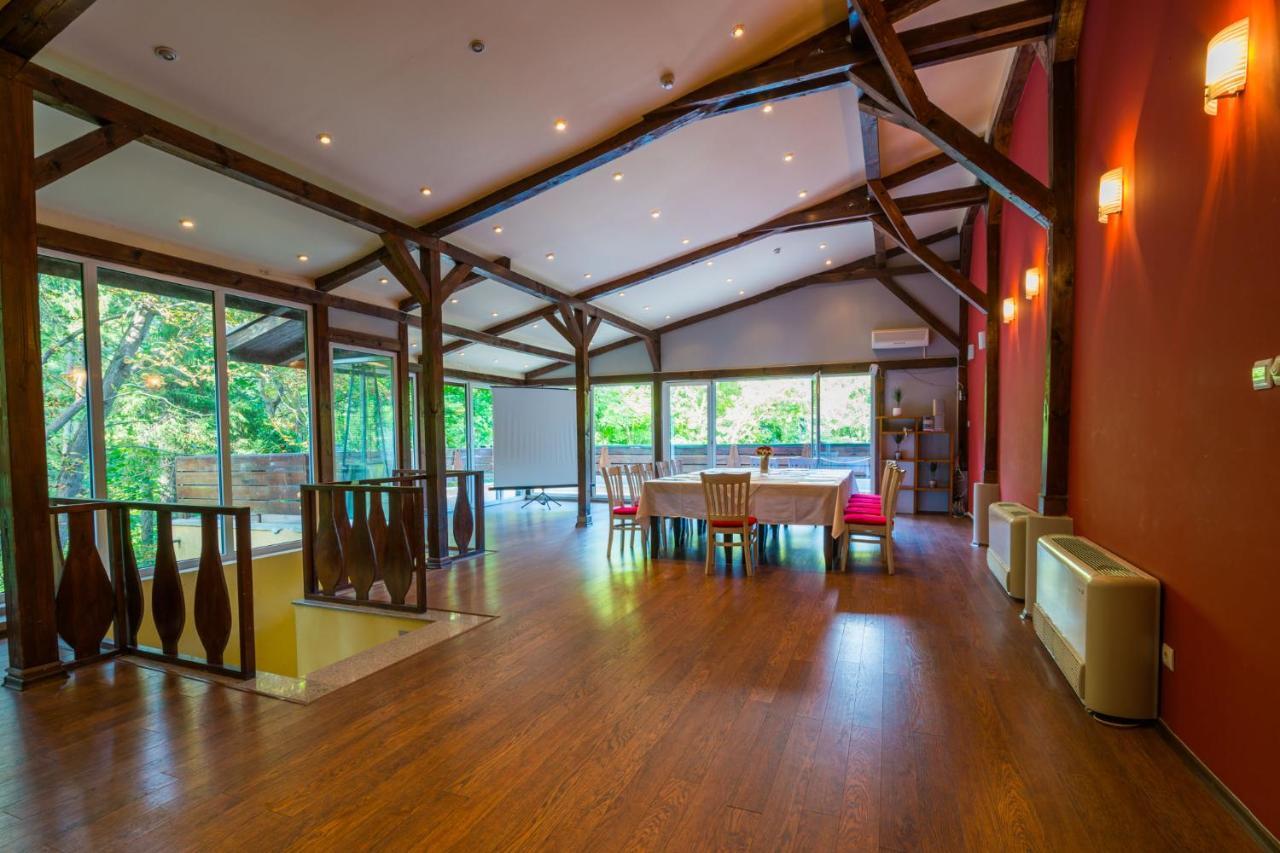 Family Park Hotel Kyoshkove Шумен Екстер'єр фото