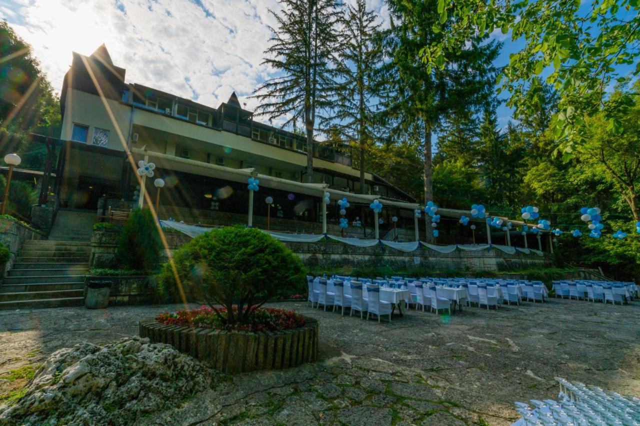 Family Park Hotel Kyoshkove Шумен Екстер'єр фото